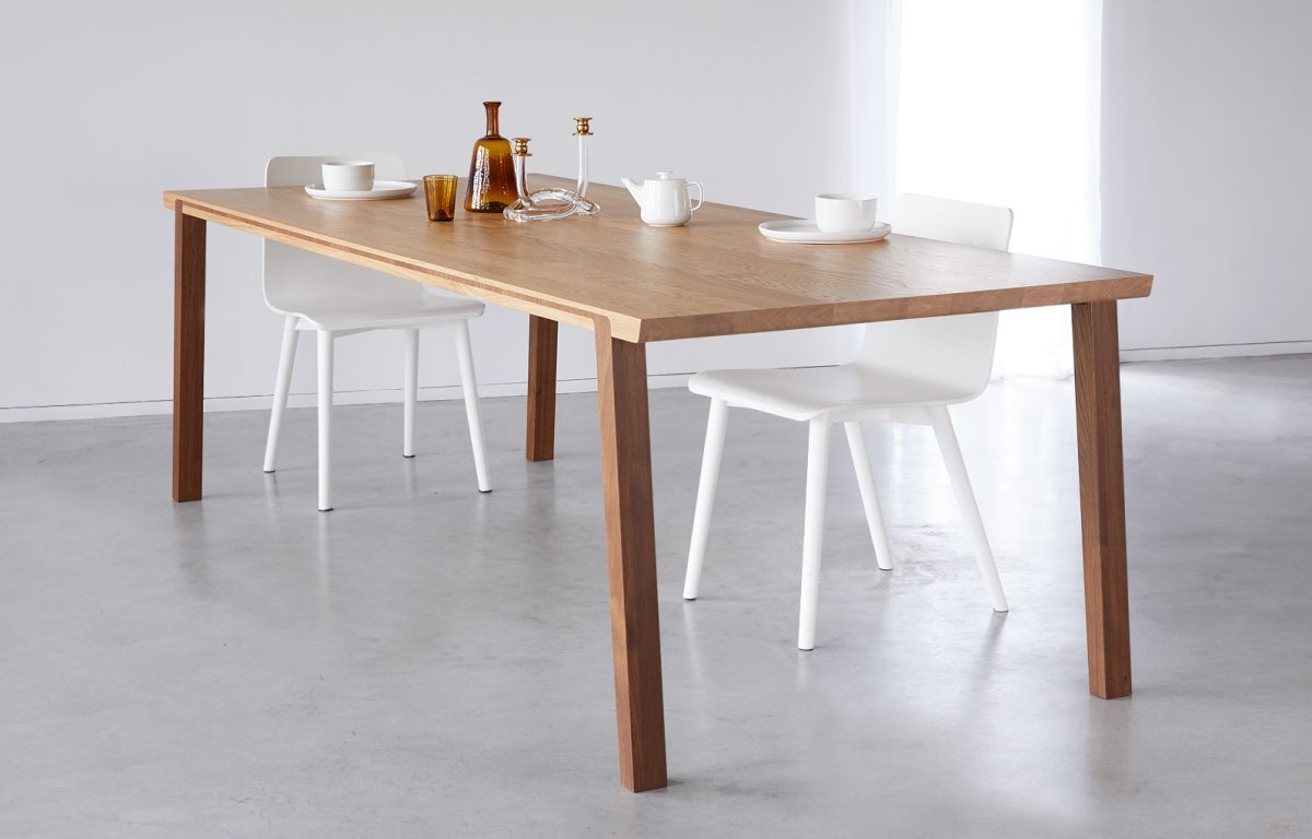 Design Tafel Met Massief Houten Poten Design By Rknl