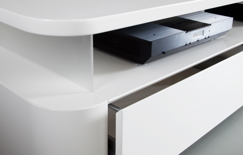 Design media console