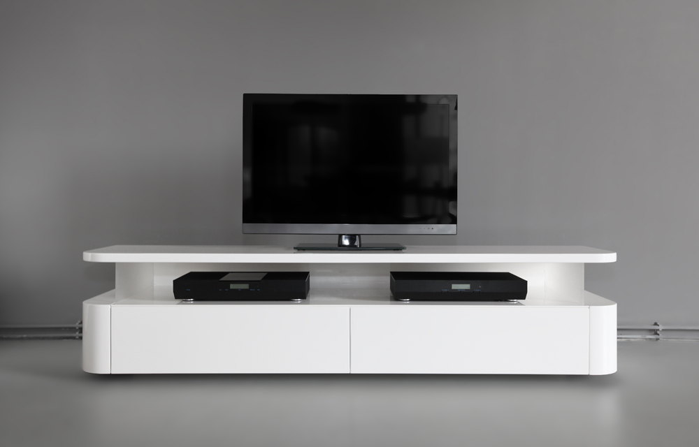 Design media console