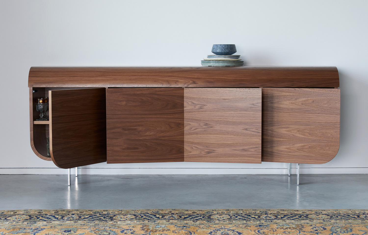 sideboard nussbaum 4 türen